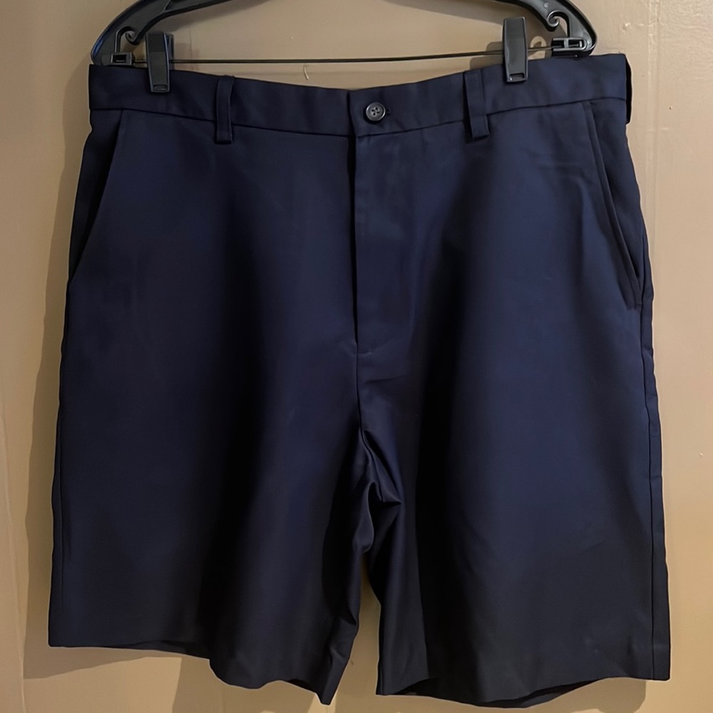 Izod’s Men’s Shorts Navy Blue Color Sz 36